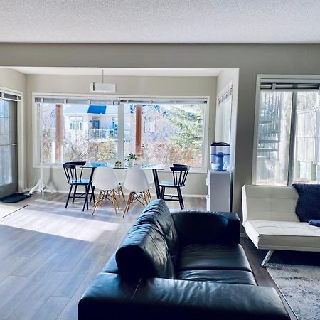 Private, Spacious, & Bright Home YYC Exterior foto
